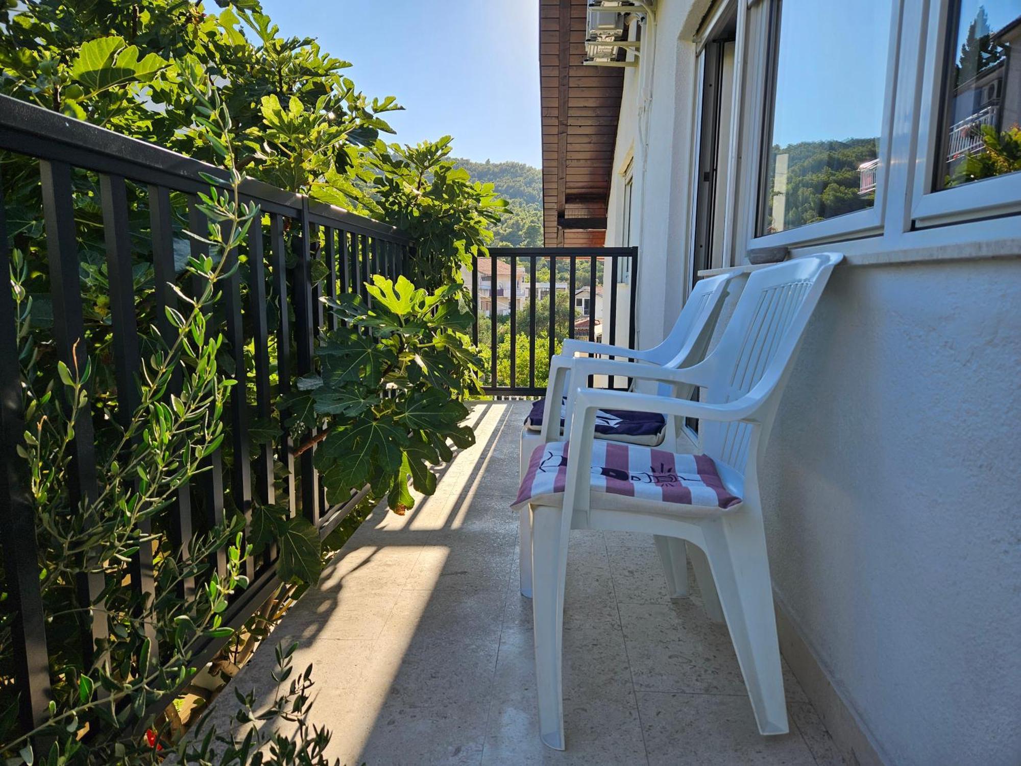 Sea Land 2 Apartment *